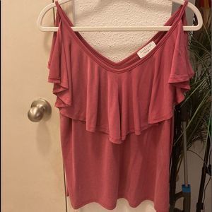 𝅺Cool shoulder style top by Anthropologie - Medium